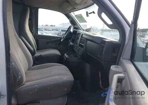 2017 GMC Savana 2500 Work Van z USA, uszkodzony, nr VIN 1GTW7AFF3H1911601